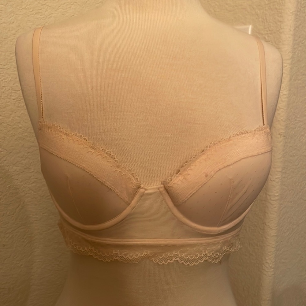 Gap Body 34B Lacy Light Peach Bra